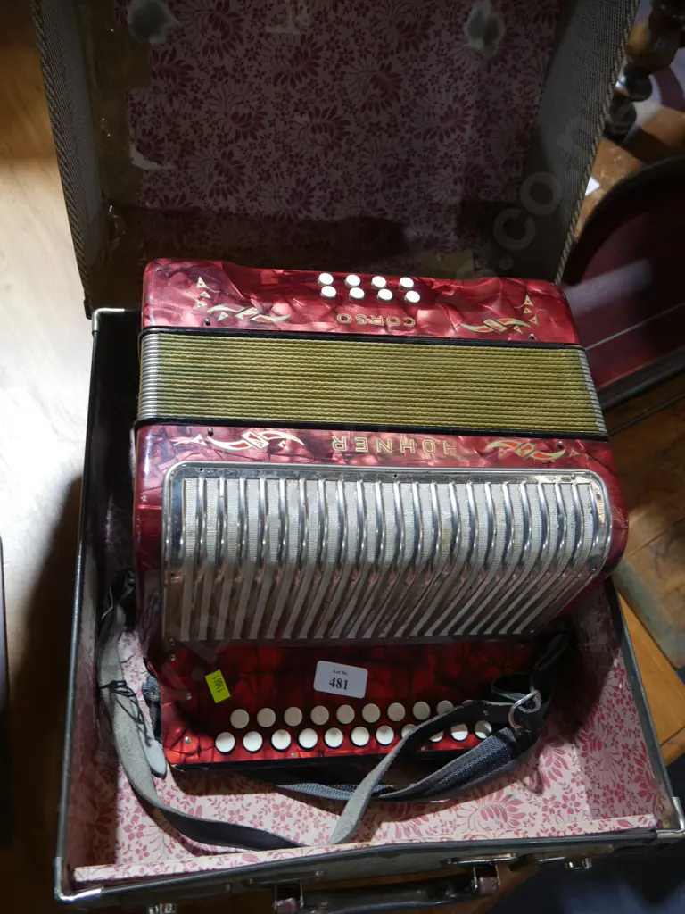 Hohner piano accordion Image 1++