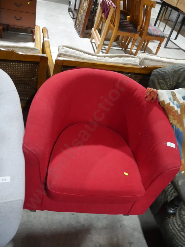 Red tub chair Image 1++