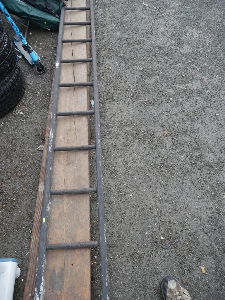 Wooden ladder, timber planks Image 1++