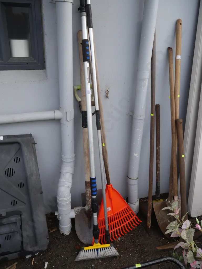 Garden tools, water brush Image 1++
