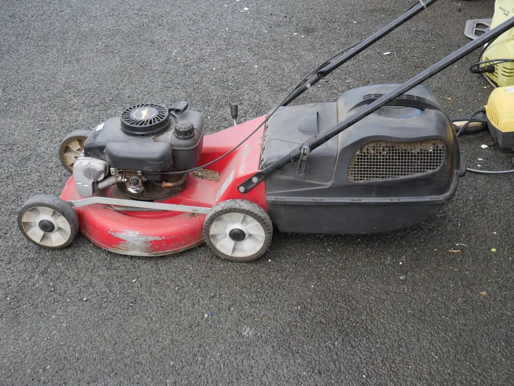 Lawnmaster lawnmower Image 1++