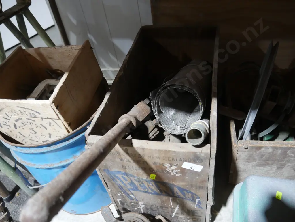 Garage sundries Image 1++