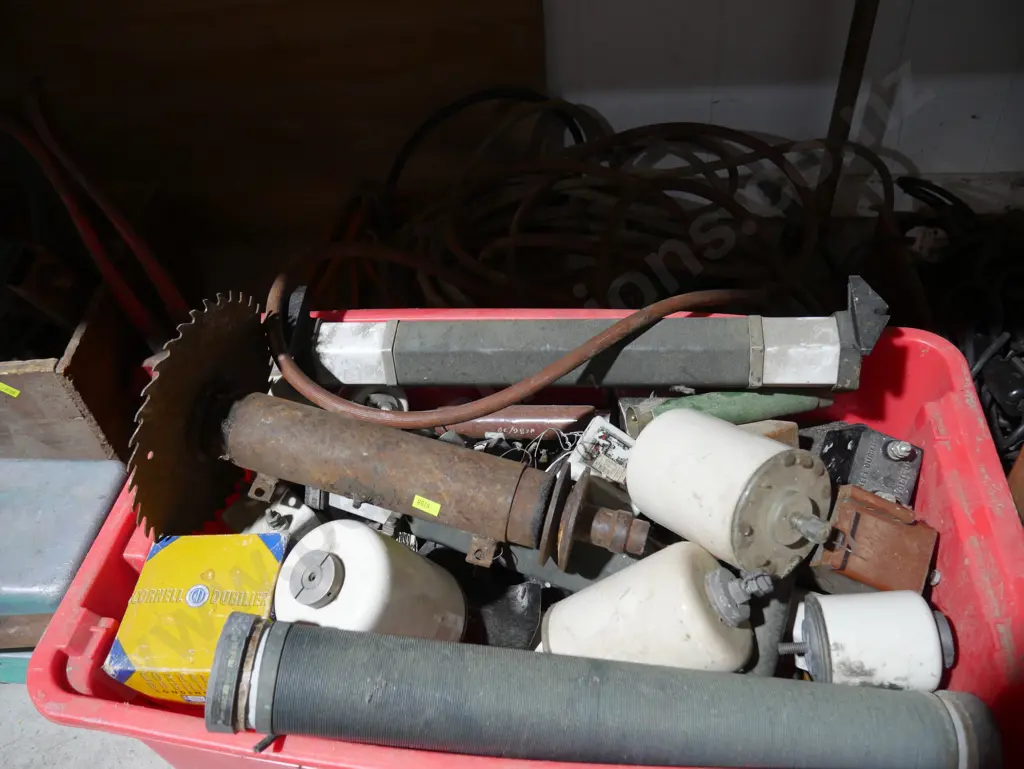 Garage sundries Image 1++
