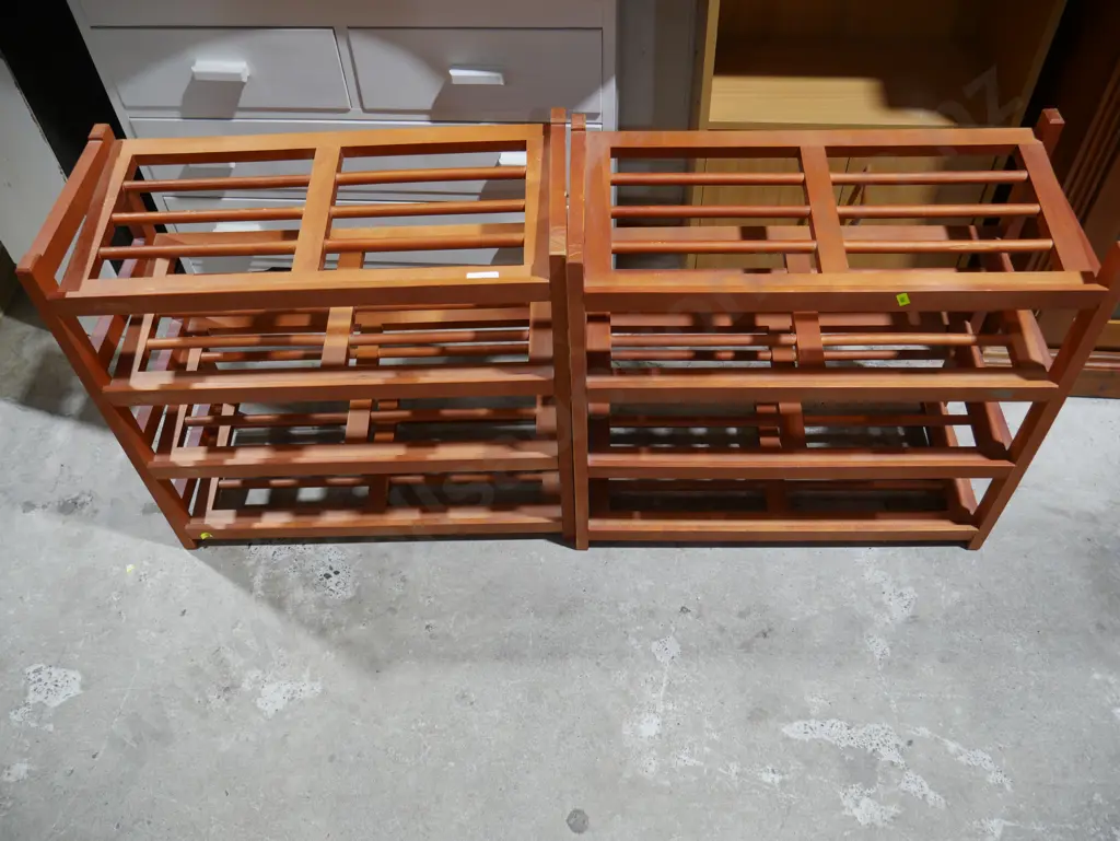 2 shoe racks Image 1++