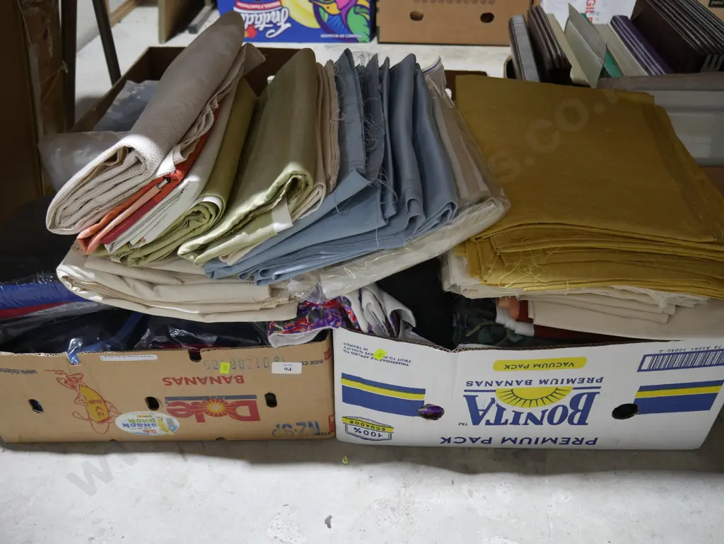 2 boxes linen Image 1++