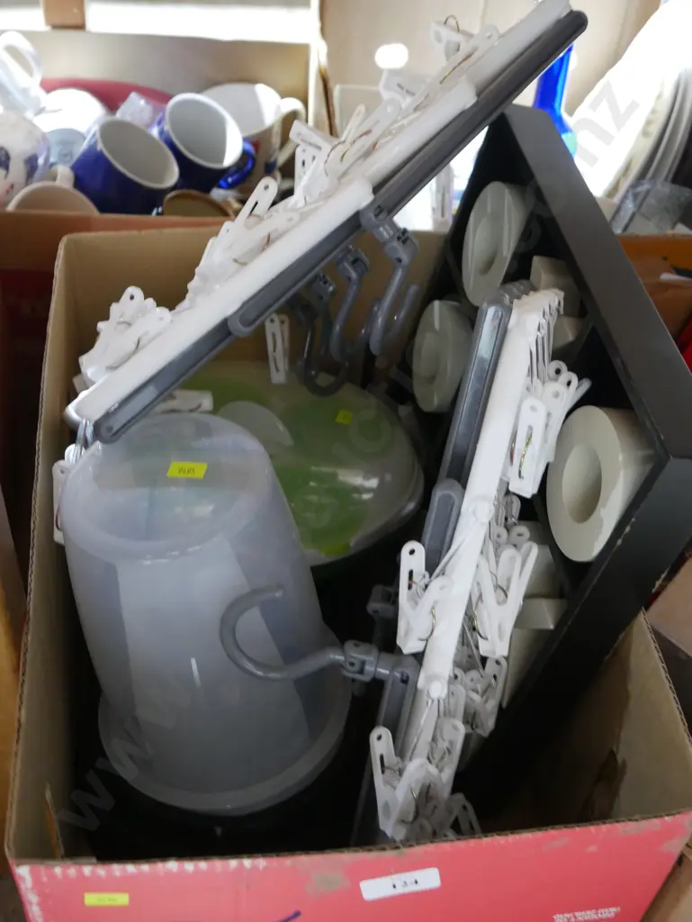 Pet feeder, mini clotheslines etc Image 1++