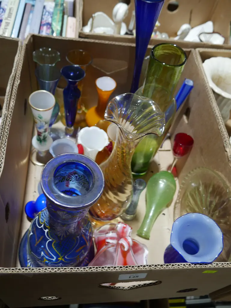Assorted coloured glass vases Image 1++