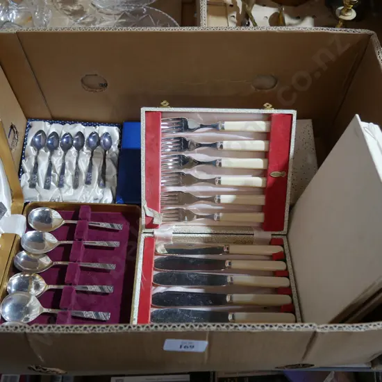 Assorted case cutlery