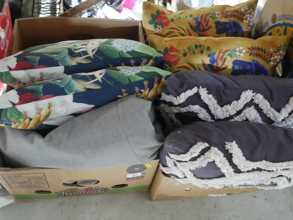 Two boxes of cushions etc Image 1++