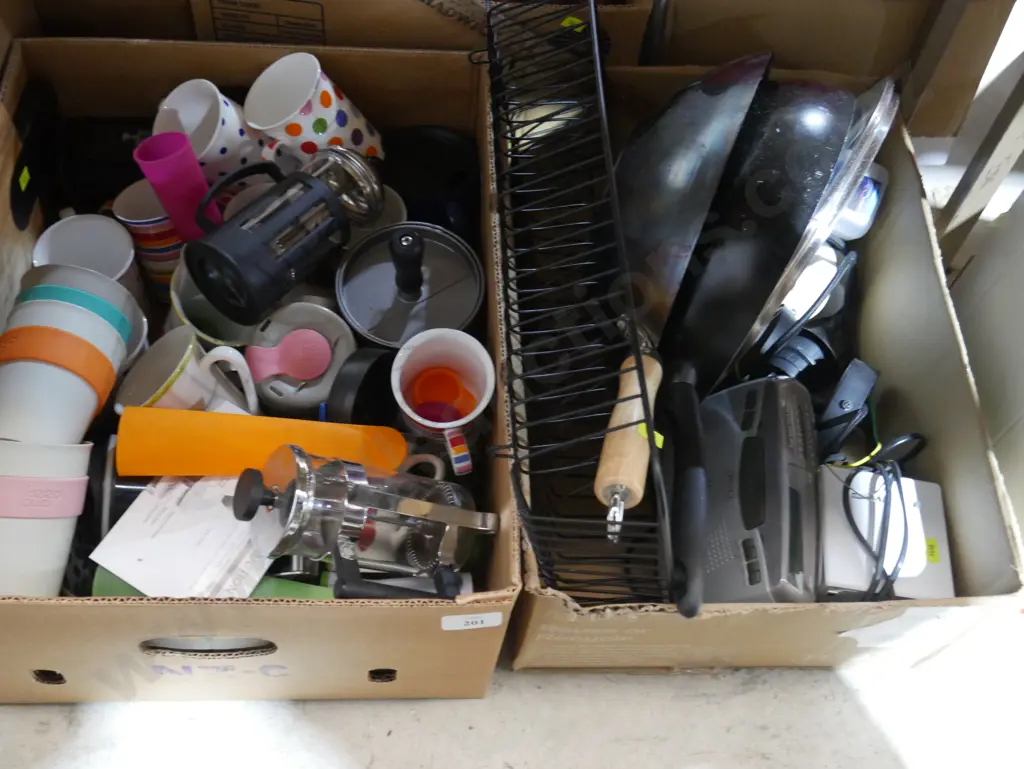 2 boxes kitchenware, radio etc Image 1++