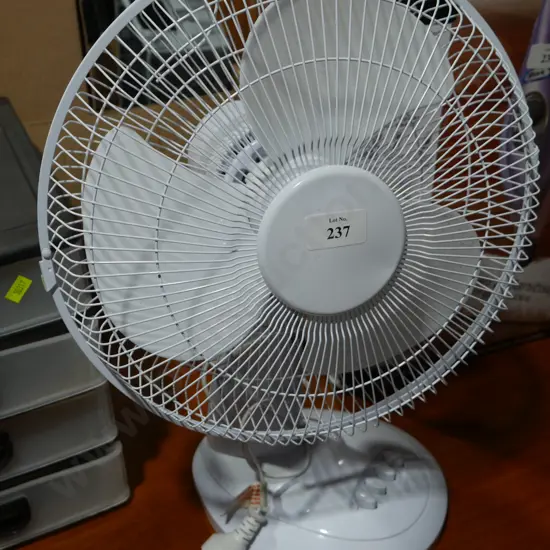 Desk fan