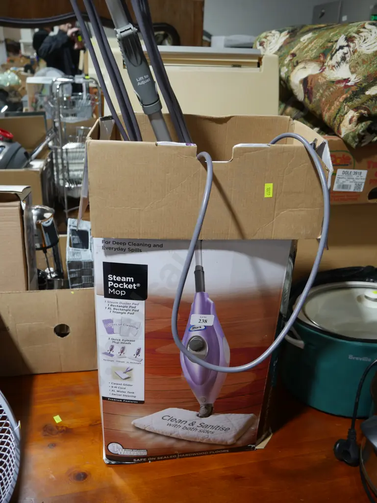 Shark steam mop Image 1++