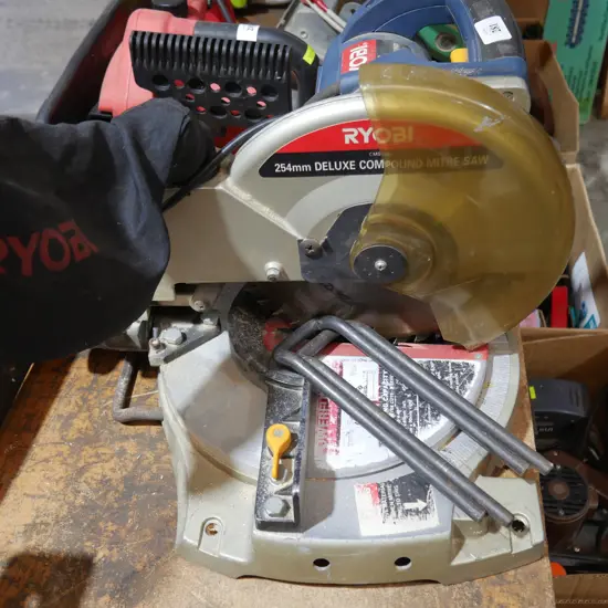 Ryobi compound mitre saw