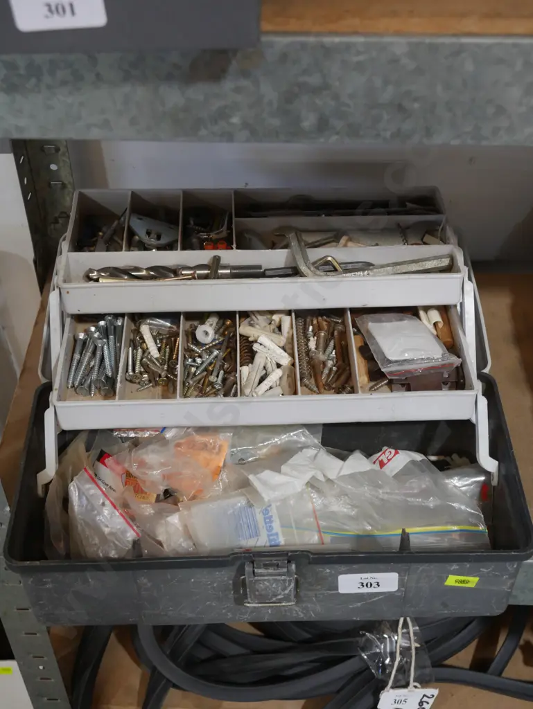 Tackle box screws etc Image 1++