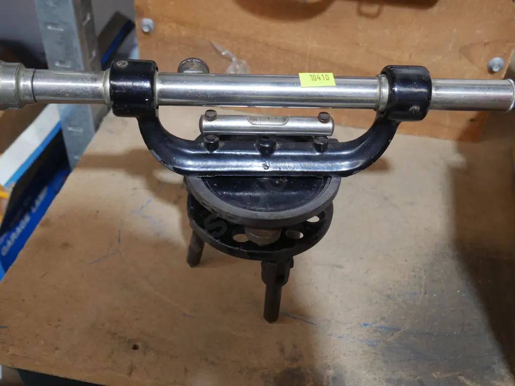 Leveling device Image 1++