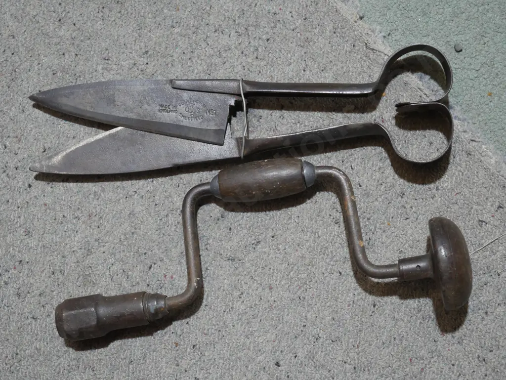 Sheep shears, old hand drill Image 1++