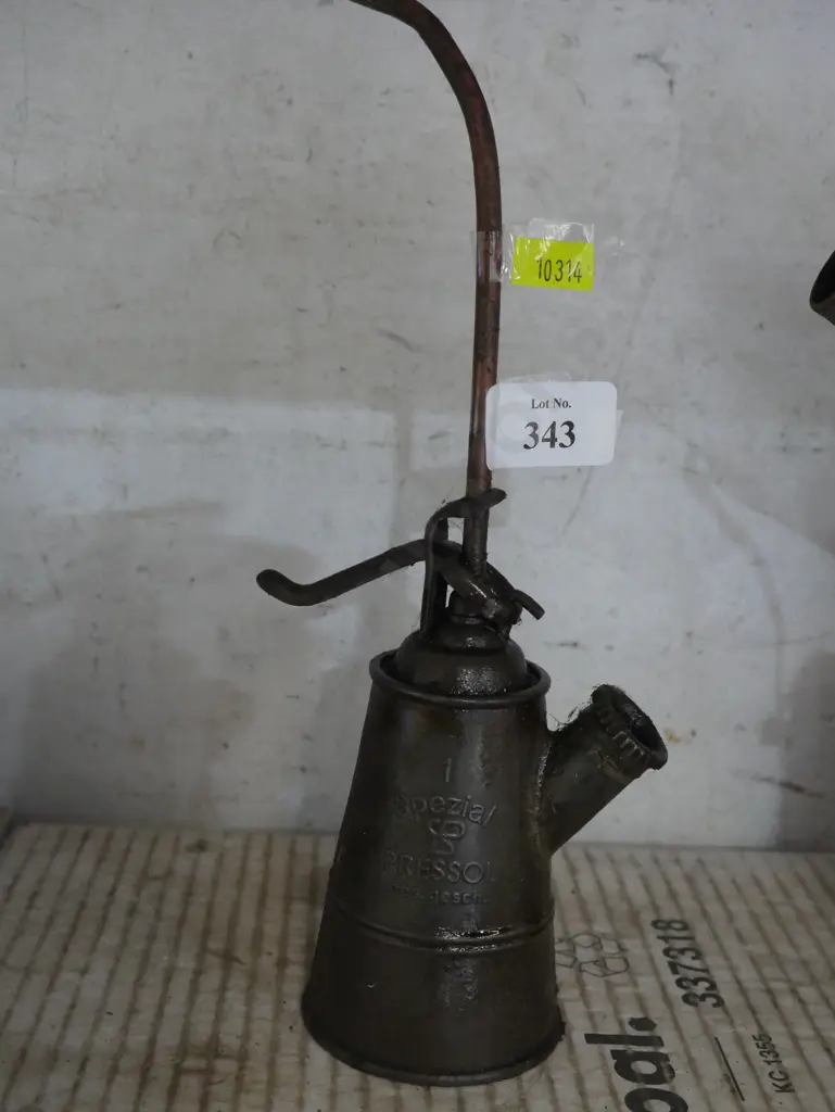 Oil can Image 1++