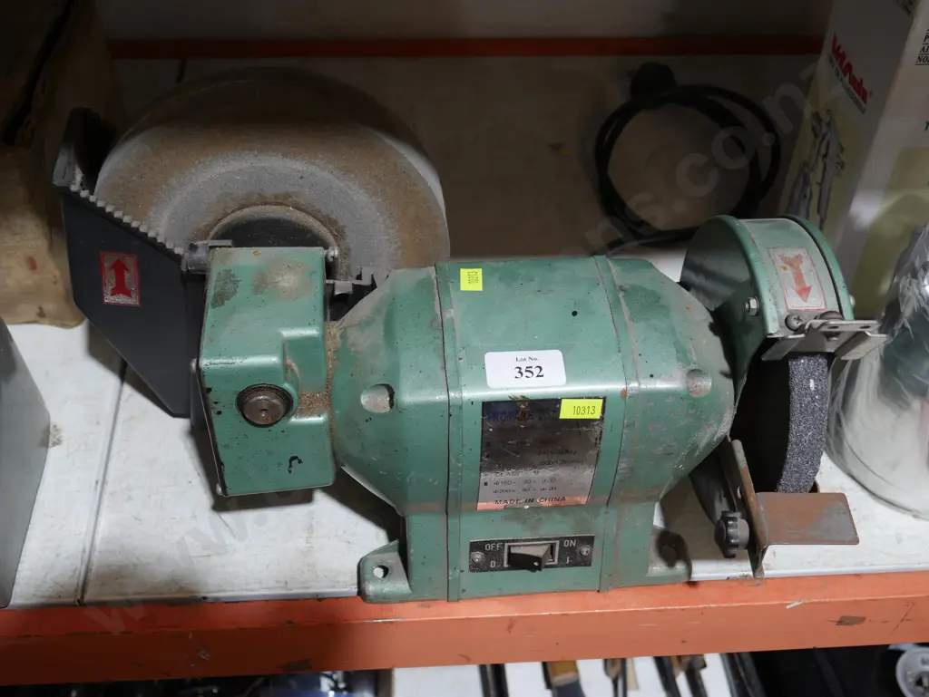 Bench grinder Image 1++