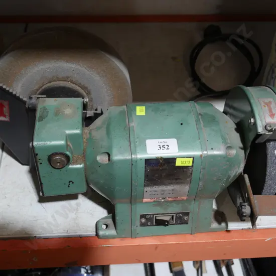Bench grinder