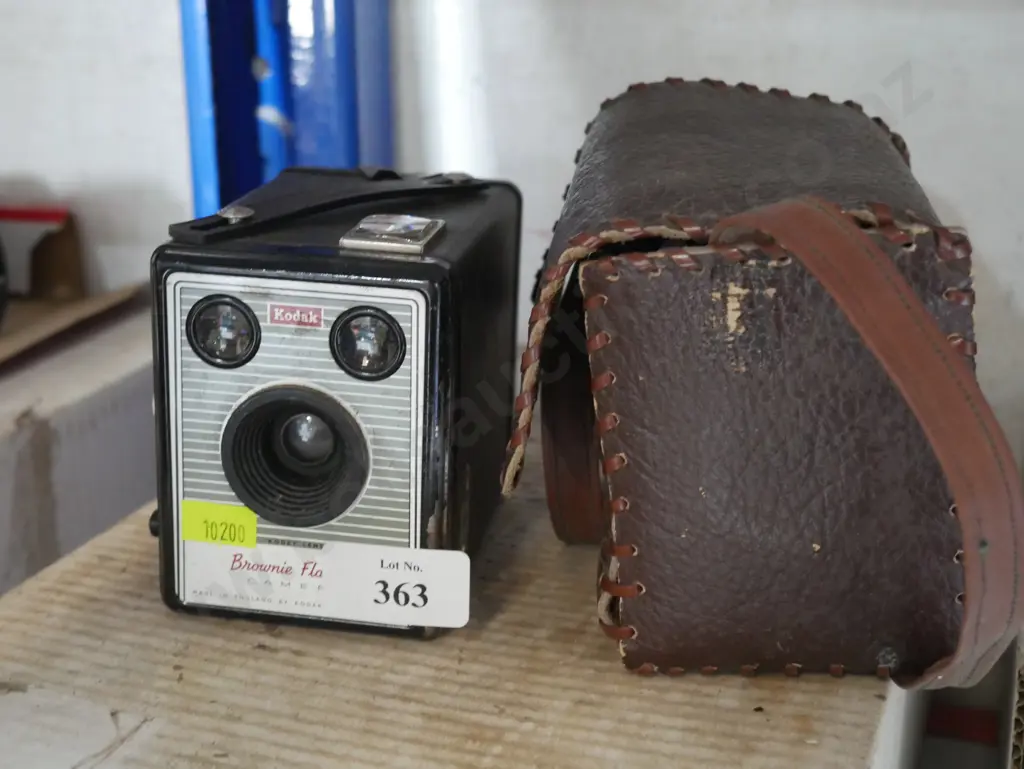 Kodak box brownie camera Image 1++
