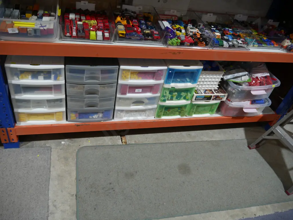Assorted Toro building blocks Image 1++