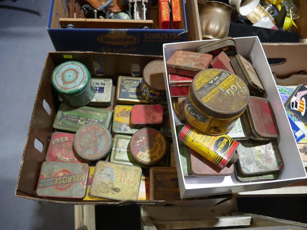 Assorted tins Image 1++
