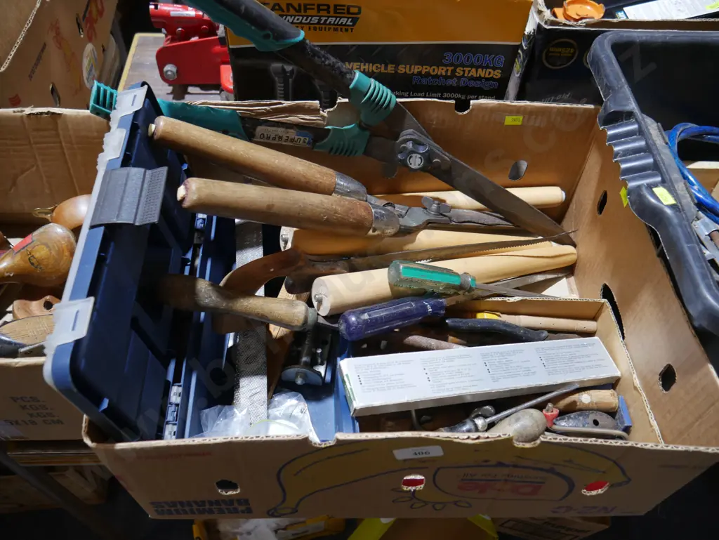 Screwdrivers, loppers etc Image 1++