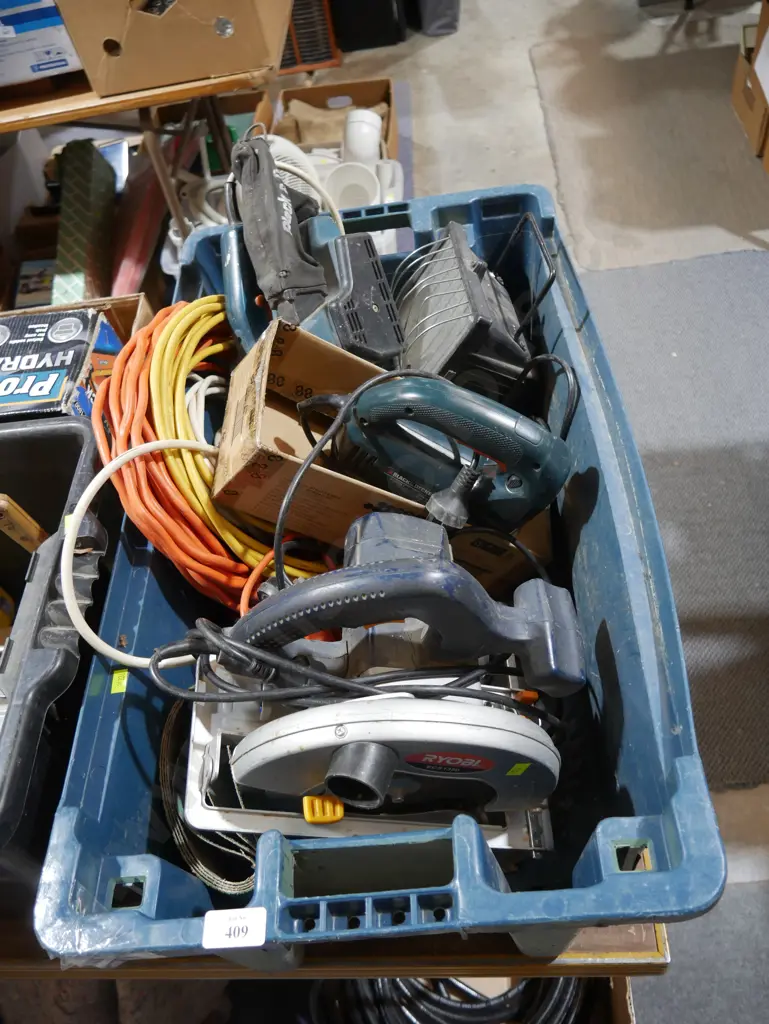 Assorted electrical tools Image 1++