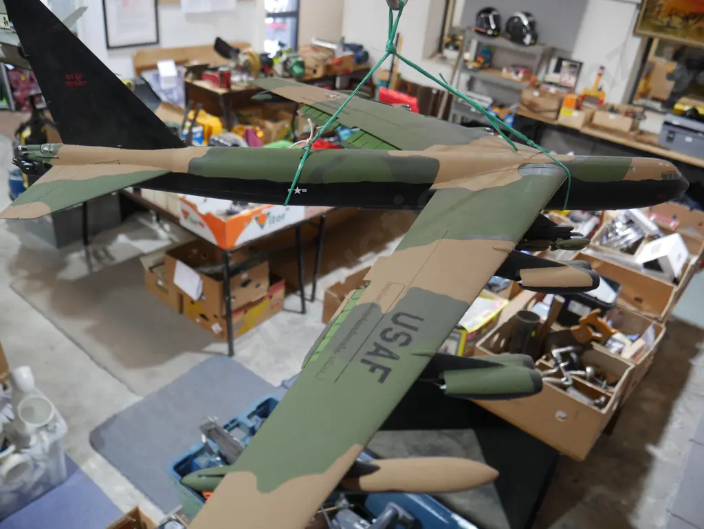 Model plane Image 1++