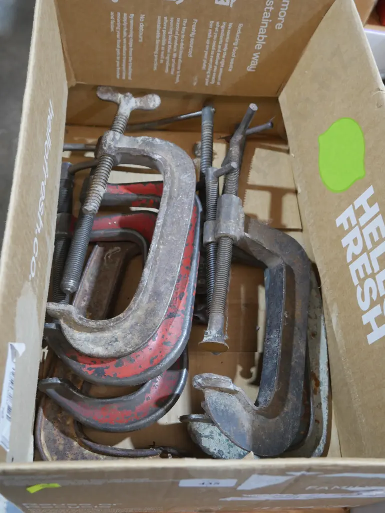 Assorted clamps Image 1++