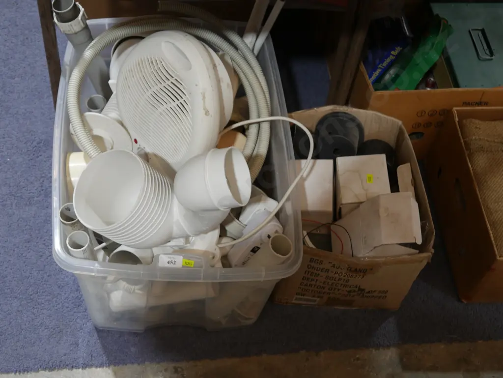 Plumbing, light fixtures Image 1++
