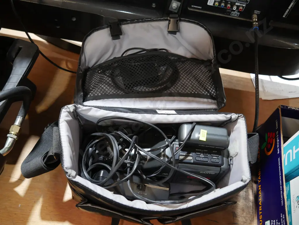 Sanyo cam corder Image 1++