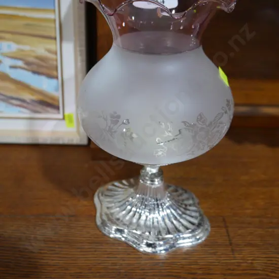 Tealight candle stand