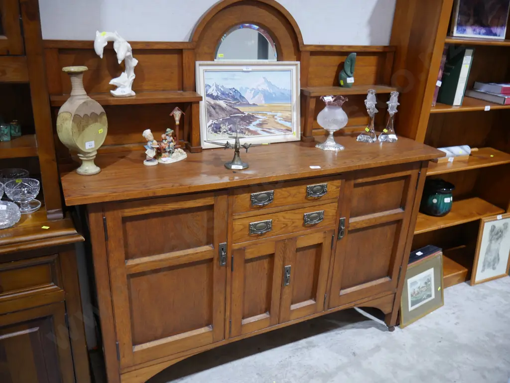 Sideboard Image 1++