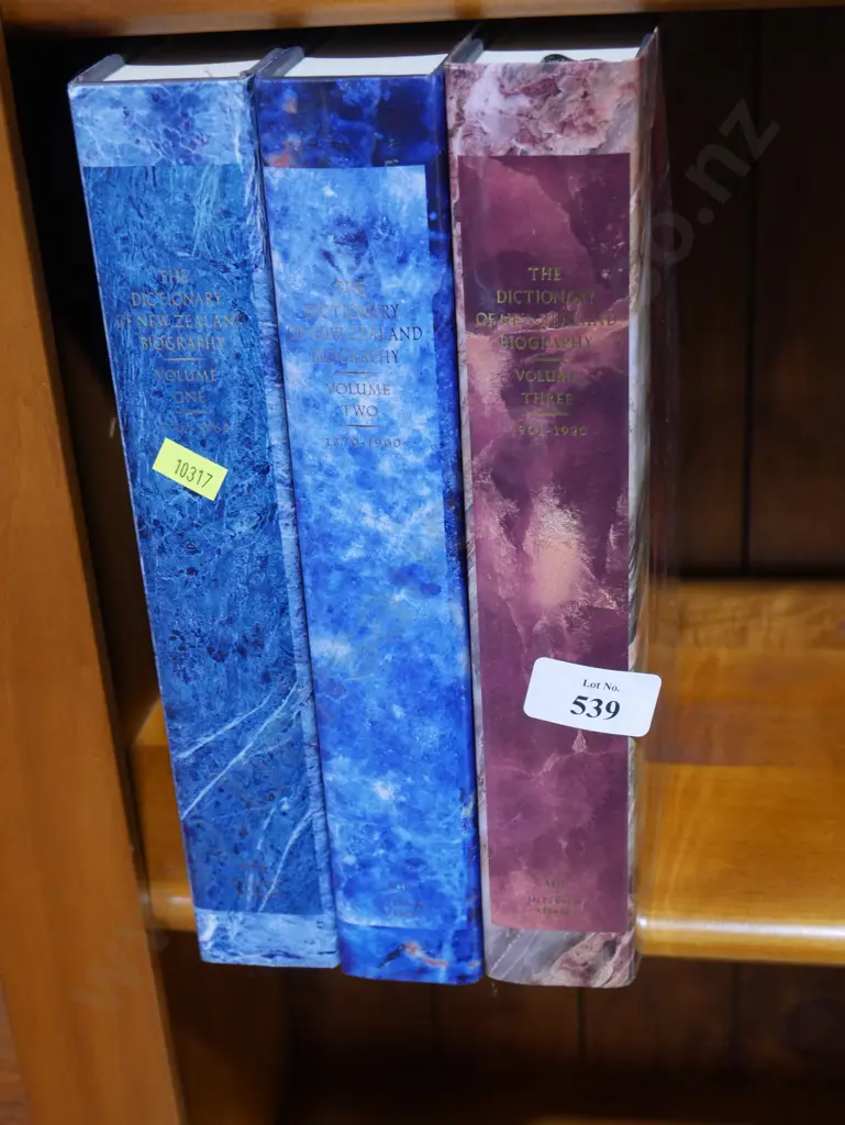 Dictionary of New Zealand biography books Image 1++