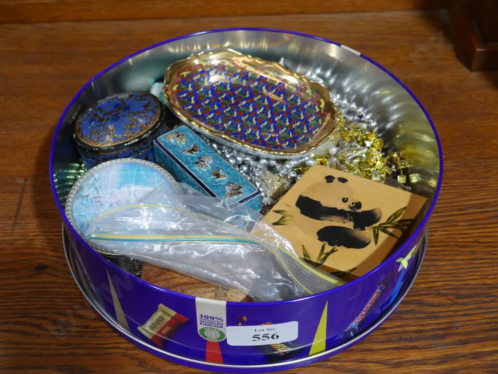 Costume jewellery Image 1++