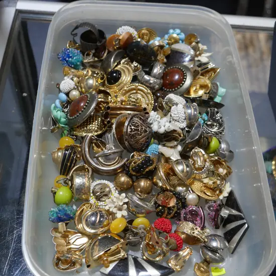 Costume jewellery