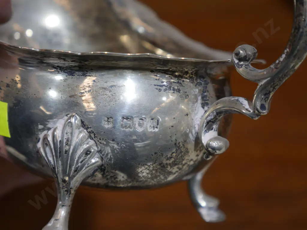 Stirling silver gravy jug Image 1++