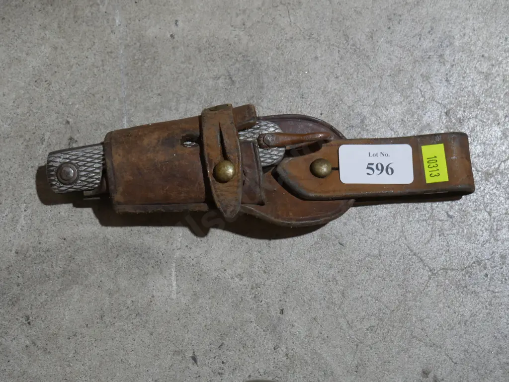 Vintage pocket knife and sheath Image 1++