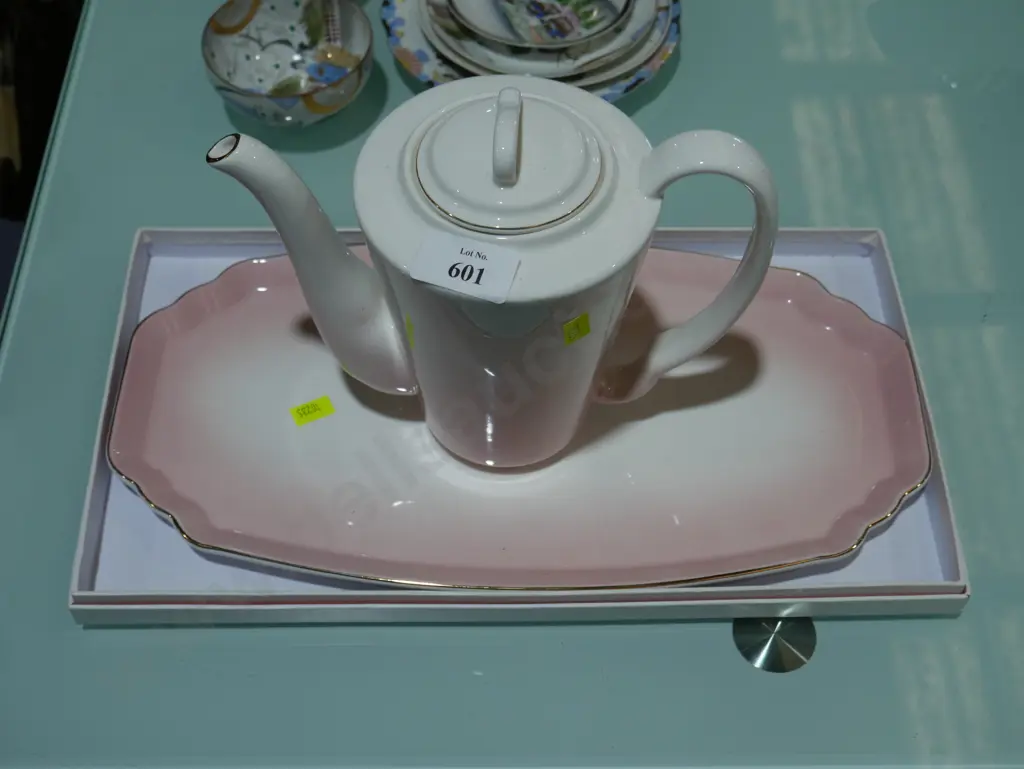 Coffee pot and serving tray Image 1++