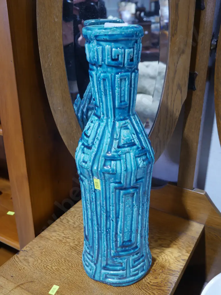 Blue vase Image 1++