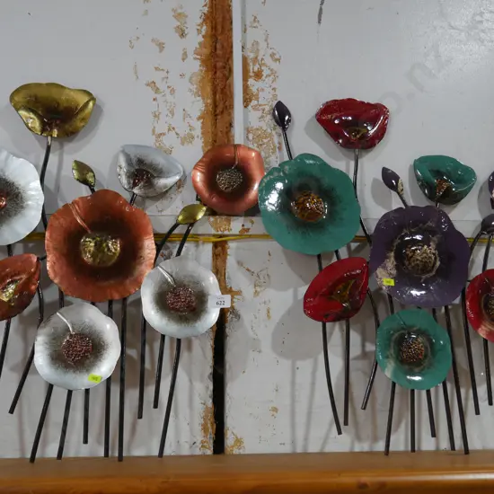 2 metal flower wall decors