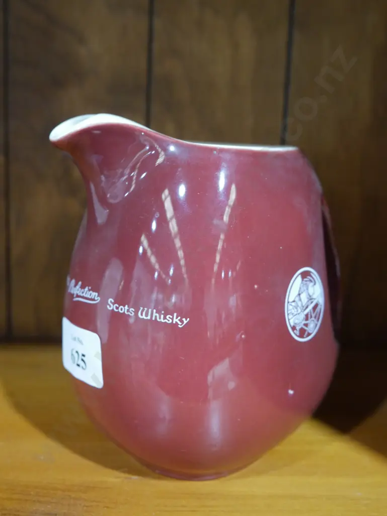 Wade whisky jug Image 1++
