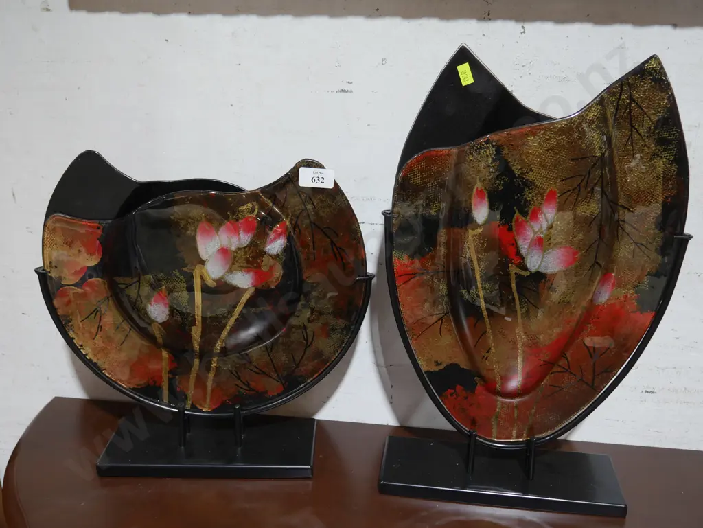 2 glass and metal sculptured vases Image 1++