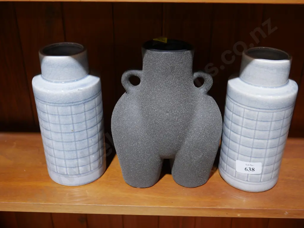 3 vase Image 1++