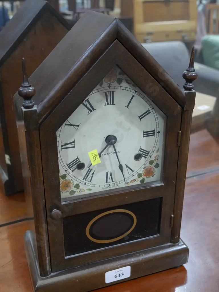 Wooden mantle clock Image 1++