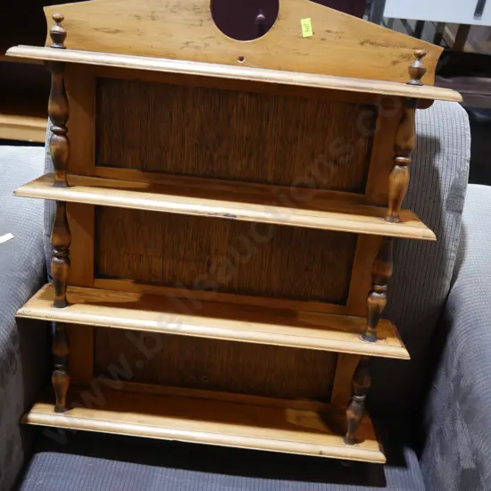 Wall shelves