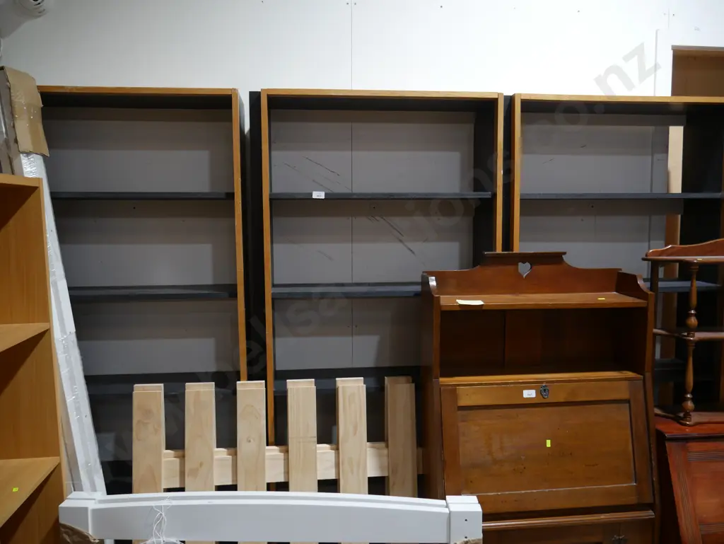 3 bookcases Image 1++