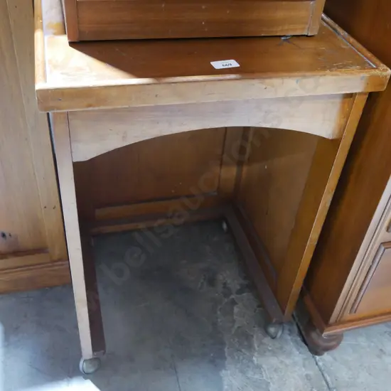 Small desk