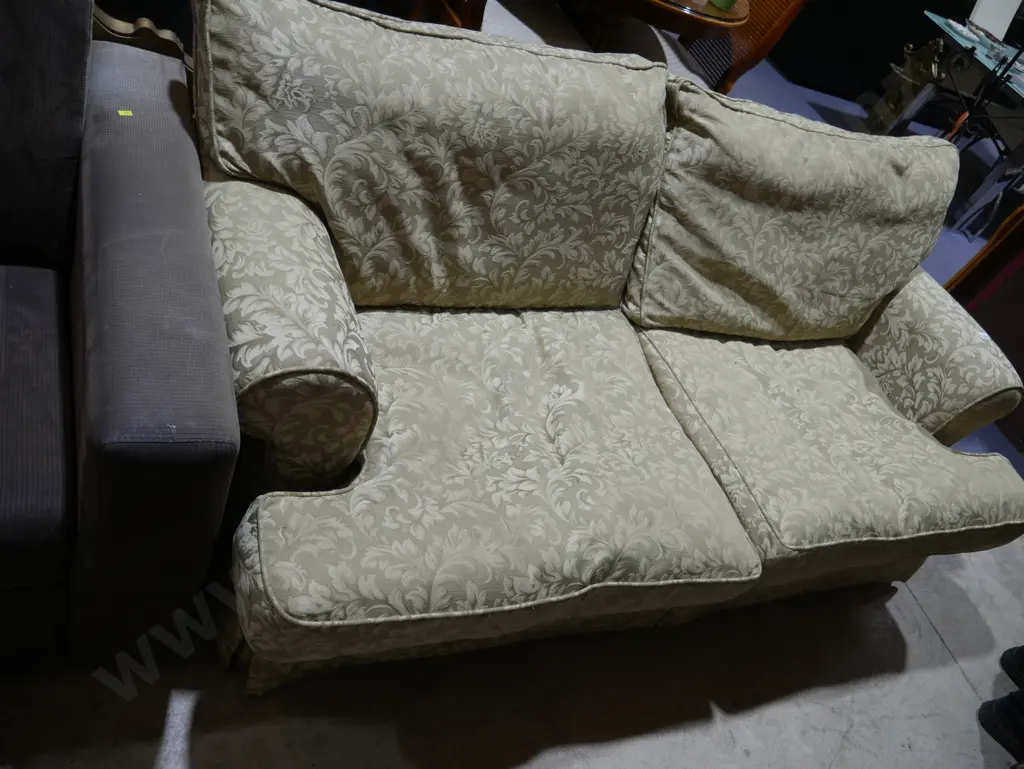 Sofa Image 1++